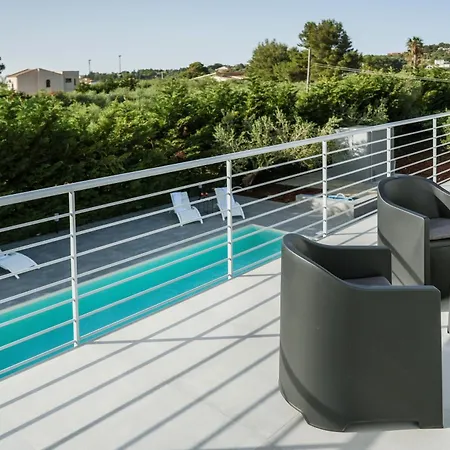 Luxury La Perla - With Pool, Garden And Parking